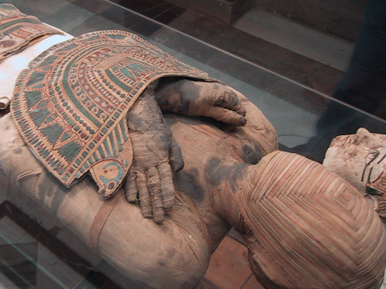 Louvre-mummy-560